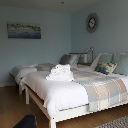 Coast 77 B&B Poole Exteriér fotografie